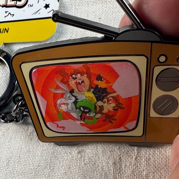 Loungefly Looney Tunes Lenticular TV Keychain - New, Sealed - Picture 9 of 10